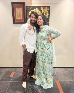 Swanandi Tikekar Instagram - The countdown begins!!! 
U guys were our first ata line lagliche!!! ❤️❤️❤️ thanks my loves! It all started with u guys by my side! 🤗🤗🤗 And thank you for giving us a hashtag @sukanyamoneofficial 😂😂😂. 

#anandi

#friendslikefamily #kelvan #bridetobe #groomtobe #mygang #yaay #swananditikekar #ashishkulkarni #anandi