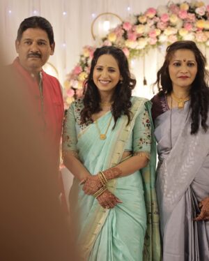Swanandi Tikekar Instagram - Coz Candids are foreva! ❤️

📷 @thebrightland.co 

#candids #photodump #family #allsmiles #love #gratitude #blessings #notashoot #thisisreal #swananditikekar
