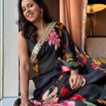 Swanandi Tikekar Instagram – Had A Wholesome Day Hosting An Event For  Loksatta!!! 
Love To All!!! 🌸🌸

Saree by @shraythestoremumbai

Jewellery @sorayaajewels_

Styled by @tanmay_jangam

Hair by @snehakelkar906 

#anchoring #grateful #love #anandi #swananditikekar