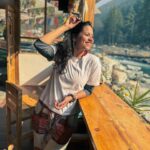 Swanandi Tikekar Instagram - Full of Love and Gratitude!! 🙏🏻🙏🏻❤️❤️ #love #himachal #gratitude #anandi #swananditikekar