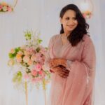 Swanandi Tikekar Instagram - 💖 Sparkly & Elegant outfit by @atarabynamitakataria 💕 Shot by @thebrightland.co Jewellery by @pngbrothers Makeup & Hair by @facestoriesbyhiralkale Event Coordination by @amru_tak @kalasystudios Exclusive PR & Management by @n.i.d.s_ @wechitramedia #SwanandiAshish #Engaged #SwanandiTikekar