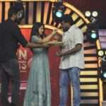 Swathi Sharma Instagram - My smile in the picture says how happy it makes me feel and motivating it is to see you @actorvijaysethupathi #vjs #fangirlmoment #fan #vijaysethupathi #crush #love #happyface
