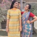Swathi Sharma Instagram - Equal sharing 💵💸 Vc @dhachayani44 . . . #trendingreels #trendingnow #reels #reelsinstagram #reelsvideo #friendshipgoals #money #sharing #instagood #instadaily #instamood #instacool #comedyvideos #suveta #suvetashrimpton