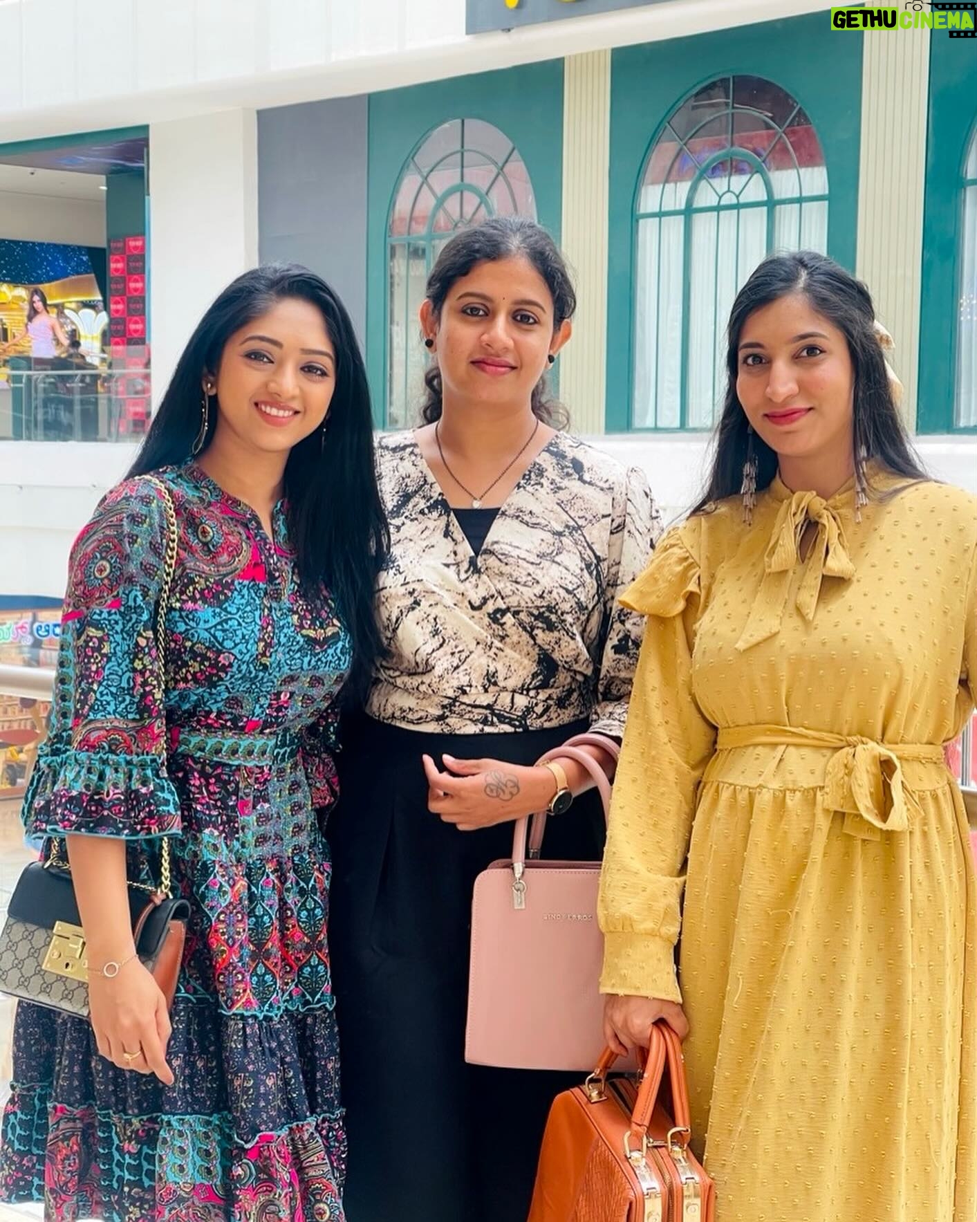 Swathi Sharma Instagram - All about yesterday 😍spent a lovely time with you girls😘😘 #bestfreinds #friendship #friends #mygirls #dayout #bff