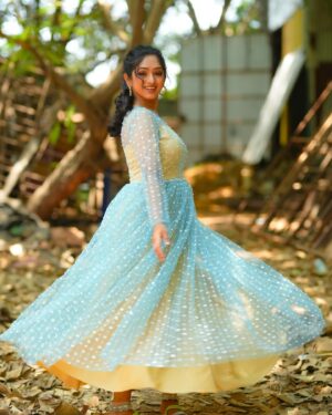 Swathi Sharma Instagram - I am not perfect, but I am limited adition😇Pc: @storiesbysidhu 

#loveyourself #selflove #dollme #doll #photoshoot #cute #cutie