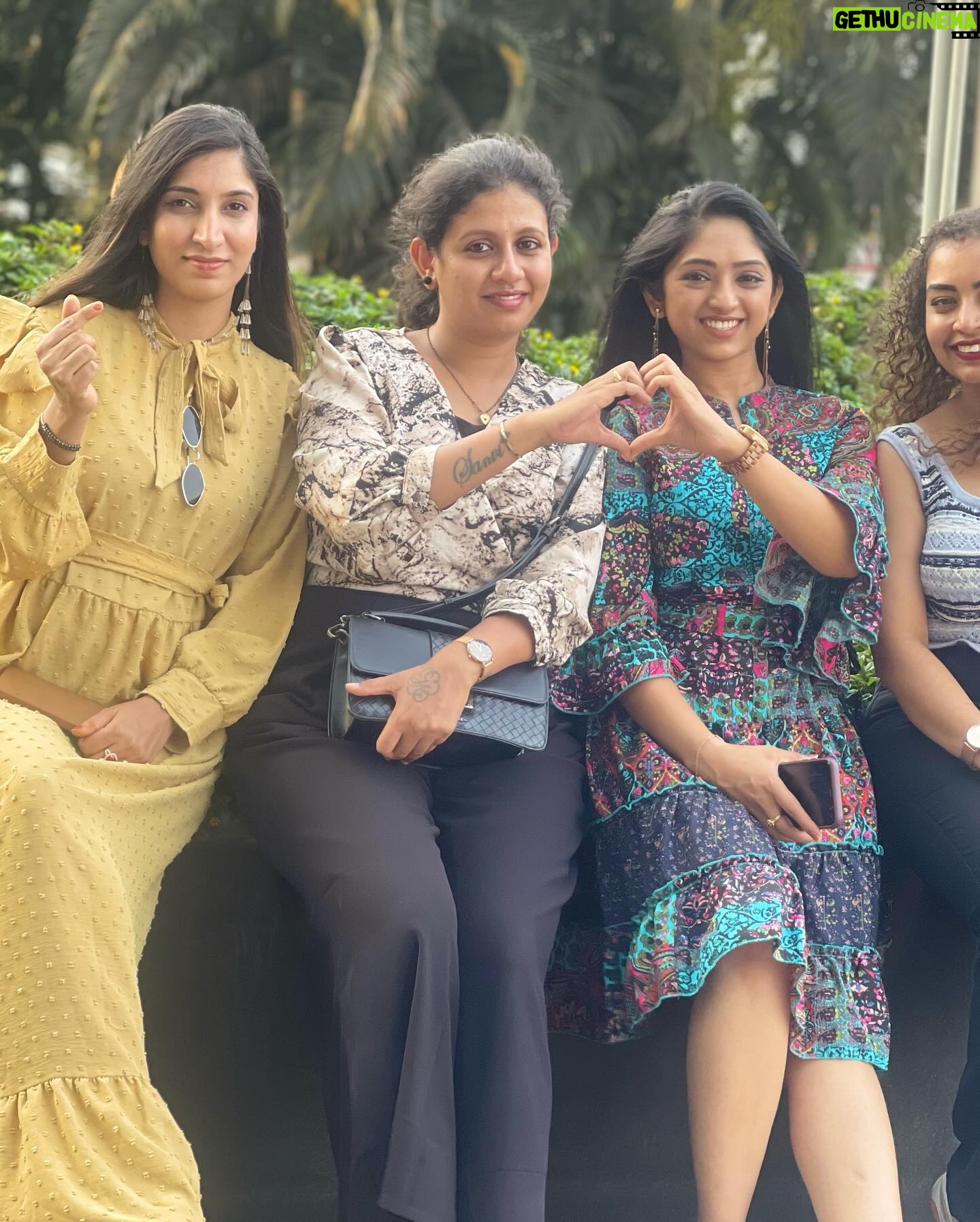Swathi Sharma Instagram - All about yesterday 😍spent a lovely time with you girls😘😘 #bestfreinds #friendship #friends #mygirls #dayout #bff