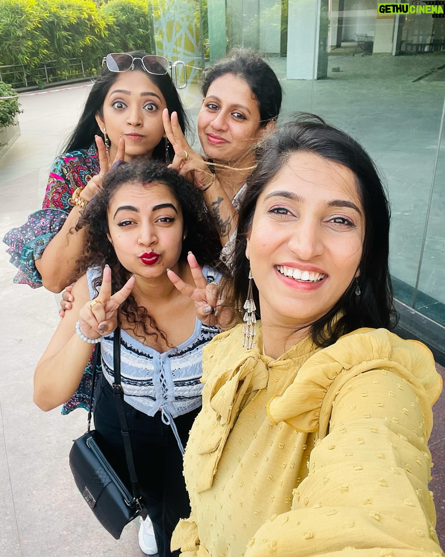Swathi Sharma Instagram - All about yesterday 😍spent a lovely time with you girls😘😘 #bestfreinds #friendship #friends #mygirls #dayout #bff