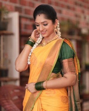 Swathi Sharma Instagram - This feels special 💛🧿

Pc: @thinkstudiosindia 
 
#saree #sareelove #yellow #feelingspecial #feelingloved #❤️