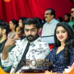 Swathi Sharma Instagram - Sweet family’s swagg…🤟🏻😍 Golden Moments Awards 2024-Part 1 | May 1 at 1pm. #GoldenMomentsAwards2024 #Archana #RJVijay #Rani #Sidharath #ZeeTamil