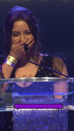 Sweet Anita Instagram - I presented 'best org' at the Streamer Awards and it went EXACTLY how you’d expect 😂 #sweetanita #sweetanitatwitch  #sweetanitaedit #sweetanitaclips #streamer #streamerawards #streamerawards2022 #twitch #twitchstreamer