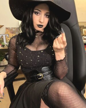 Sweet Anita Instagram - 18 DAYS OF GOTHMAS [DAY 15]