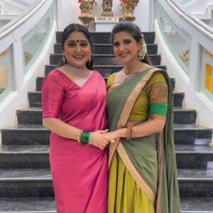 Swetha Khelge Instagram - Many more happy returns of the day ma'am.❤️
May god bless you with greater heights and bigger triumphs in life.🧿
Wishing you health and happiness always. 🤗

Thank you for being a great co-actor and guiding star of  #kannethireythonrinal
Love and respect ❤️🥰

#swethakhelge
#malavikaavinash #kalaignartv #kannethireythonrinal #shakti #rudra #motherdaughter #love #hugs #gratitude