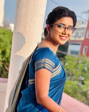 Swetha Khelge Instagram - Switching between characters💫🌟

Pc @tejasgowda_v 

#swethakhelge #kannethireythonrinal #kalaignar #beingshakti