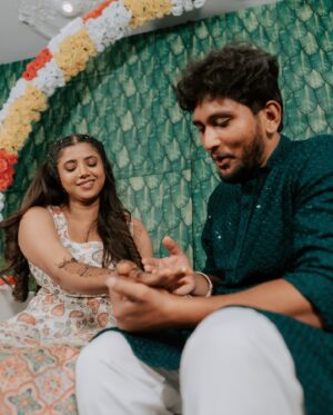 Swetha Khelge Instagram - Mehendi ready with my Maahi🧿❤️

#swethakhelge #shwefoundhermadmister #weddingphotography #mehendi #mehendioutfit #mehendiceremony #couplephotography #couplephotoshoot #lovestory #loveisintheair #gratitude #universe #humbling 

👗 @pvdesignerstudio 
💎 @chennai_jazz 
📸 @mohan_ankith_photography