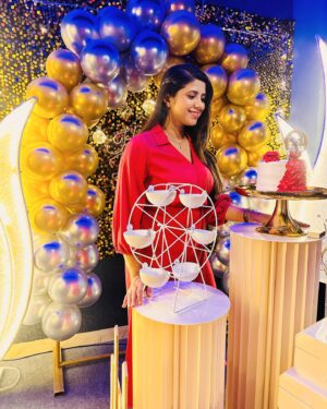 Swetha Khelge Instagram - Birthday dump!🥰💃🏼 
 
#swethakhelge #birthday #photodump #friends #fun #love #gratitude