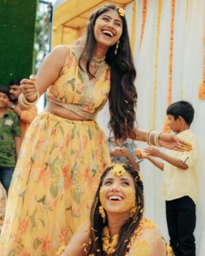Swetha Khelge Instagram - Ranjhana hua Mera!😉❤️

#swethakhelge #ShwefoundherMadMister #mswedding #haldi #haldiceremony #haldioutfit #haldijewellery #haldidecor #haldibride #bridesquad #bridetobe2024 #love #laughter #fun #friends #family #gratitude