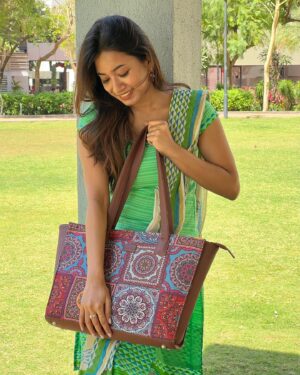 Swetha Venugopal Instagram - #Giveawayalert

We heard all your wishes and made a resolution to give you the best. Ring in the new year with us as I host a super special giveaway in collaboration with @zoukonline.
Zouk’s authentically handcrafted, 100% vegan products are the ideal fit for you. They take the style and comfort quotient up a notch by putting equal effort and dedication into each product. This season, win @zoukonline’s  product name, as we are here to make your new year happier than ever.
Contest details are mentioned below:
1. Follow @zoukonline and @swetha__venugopal 
2. Repost this photo on your story and tag both @zoukonline and @swetha__venugopal 
3. Tag three friends and make sure they follow us
4. Follow steps 1,2,3 will make sure that you're considered for the giveaway

The giveaway ends on the 25th of April 2023🎯

Winners will be announced on 26th of April 2023
Number of winners- 2

Use my coupon code IGSWET12 to avail 12% discount on your next Zouk purchase.
#Zouk #ZoukOnline #Handcrafted #ProudlyIndian #crueltyfree