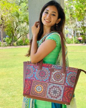 Swetha Venugopal Instagram - #Giveawayalert

We heard all your wishes and made a resolution to give you the best. Ring in the new year with us as I host a super special giveaway in collaboration with @zoukonline.
Zouk’s authentically handcrafted, 100% vegan products are the ideal fit for you. They take the style and comfort quotient up a notch by putting equal effort and dedication into each product. This season, win @zoukonline’s  product name, as we are here to make your new year happier than ever.
Contest details are mentioned below:
1. Follow @zoukonline and @swetha__venugopal 
2. Repost this photo on your story and tag both @zoukonline and @swetha__venugopal 
3. Tag three friends and make sure they follow us
4. Follow steps 1,2,3 will make sure that you're considered for the giveaway

The giveaway ends on the 25th of April 2023🎯

Winners will be announced on 26th of April 2023
Number of winners- 2

Use my coupon code IGSWET12 to avail 12% discount on your next Zouk purchase.
#Zouk #ZoukOnline #Handcrafted #ProudlyIndian #crueltyfree