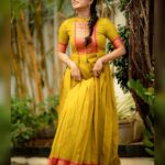 Swetha Venugopal Instagram – Ugadi subhakankshalu!✨
.
.
.

Artist – @swetha__venugopal
Costumes – @ivalinmabia
Photography – @camerasenthil
Makeup – @rinkymakeup_artist
Hair – @mani_stylist_
Shoot organised by @rrajeshananda

#swethavenugopal  #photography #photoshoot #kollywood #tamil #cinema