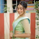 Swetha Venugopal Instagram - புலராத காலைதனிலே நிலவோடு பேசும் மழையில் நனையாத நிழலை போலே... I’ve always wanted to shoot a proper bridal look but didn’t plan any time soon on doing it, thanks to @mua_aksharaasaravanan ❤️ for hearing this, taking this forward and curating this absolutely beautiful look according to me and also the super talented @thatmadraskaran for these beautiful pictures. 🫶