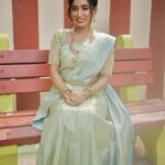 Swetha Venugopal Instagram - புலராத காலைதனிலே நிலவோடு பேசும் மழையில் நனையாத நிழலை போலே... I’ve always wanted to shoot a proper bridal look but didn’t plan any time soon on doing it, thanks to @mua_aksharaasaravanan ❤️ for hearing this, taking this forward and curating this absolutely beautiful look according to me and also the super talented @thatmadraskaran for these beautiful pictures. 🫶