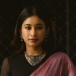 Swetha Venugopal Instagram – Elegance of yesteryear, today

Shot by @nishita_rj 
In frame @swetha__venugopal 
Saree @karthikeya.the.angadi 
Location @coffeetrotterofficial