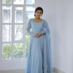 Swetha Venugopal Instagram - In the heart of December, where everything turns icy blue ❄️ 🎥 @thatmadraskaran 👗 @sindira_by_swethaindiran 💄 @mua_aksharaasaravanan Hair @luckyjas_hairstylist Studio @studiojumbos