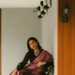 Swetha Venugopal Instagram – Elegance of yesteryear, today

Shot by @nishita_rj 
In frame @swetha__venugopal 
Saree @karthikeya.the.angadi 
Location @coffeetrotterofficial