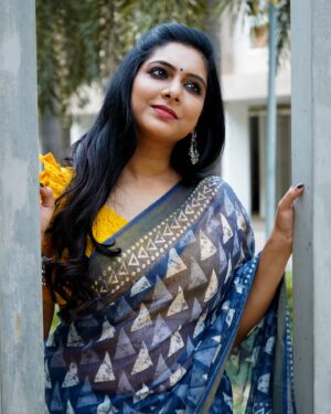 Syamantha Kiran Instagram - ☺️🙂

Makeup @jeru_bridal_studioo 
Photo @sathishuh_27