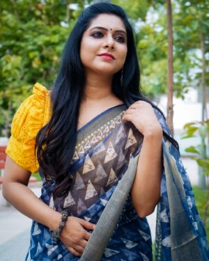 Syamantha Kiran Instagram - ☺️🙂

Makeup @jeru_bridal_studioo 
Photo @sathishuh_27