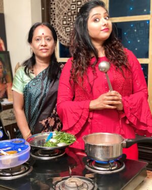 Syamantha Kiran Instagram - To my chummy who is entering her  60s. 
Here is wishing u a happiest birthday! 
Life embraced her with patience and maturity with a warm hug the day I was born ! Looking upto her in such awe in the last 10 years ! I pray to god in my every birth I need her as my mom cos only she can understand a daughter like me who has given her nothing in return for all the unconditional love! ❤️ Never expressed in so much words what she has been to me! உன் போல் அம்மா யார் அம்மா ❤️❤️
PS: knowing her she ll scold me for putting all this on insta😀