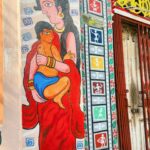 Syamantha Kiran Instagram - Street art on these lanes ,ramratanbose lane in Kolkatta! It was a quite a trek from our stay, but was worth it❤️ #shyambazar #ramratanboselane #paintedwalls #streetart #wallpaintingskolkata