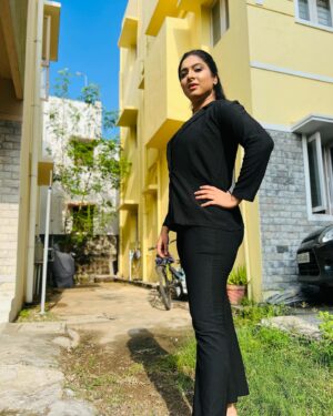 Syamantha Kiran Instagram - Just keeping it ‘OG’✌️

Pic credits ; @pavithra.janani