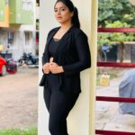 Syamantha Kiran Instagram - Vibe check! #syamanthakiran #blackcoordset #blackoutfit #vibecheck #ootdfashion