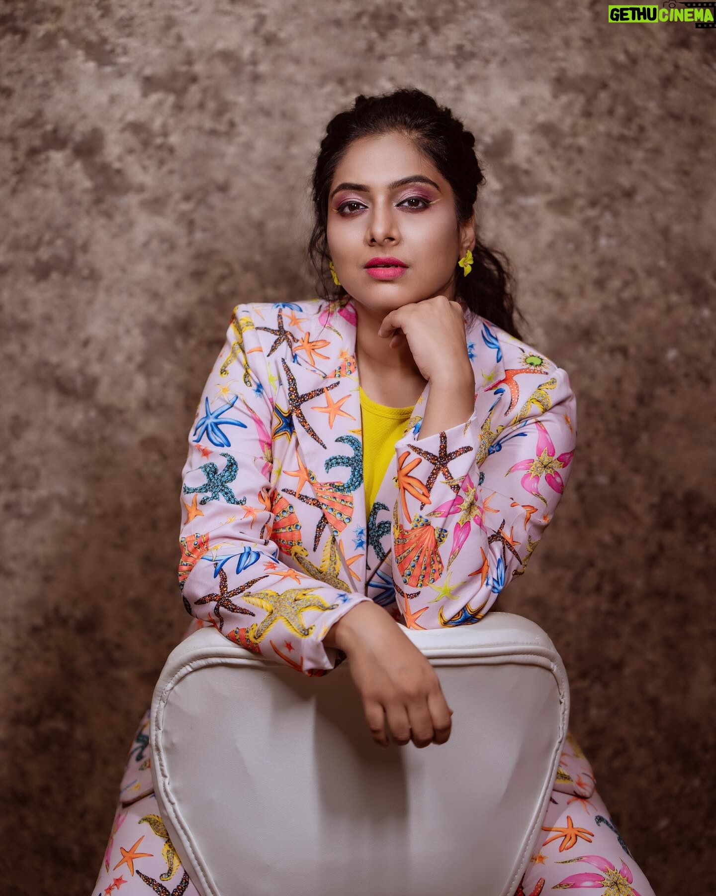 Syamantha Kiran Instagram - Everything u want is sitting on the other side of fear! Makeup @jeru_bridal_studioo Photography; @xposurestudio.in Outfit : @sesha_bridalwear Hairstyle:@shadesofyourdream #coords #photoshootideas #photoshoot #posesforpictures📸😘🤗