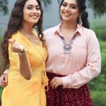 Syamantha Kiran Instagram - You have changed my life for the better and I will spend the rest of my life trying to thank you ❤️🧿 After my family I respect u a lot always @syamantha.kiran love u da ma 😍👩‍❤️‍👩 #diamondsarerare💎 #mypokkisham nega sonna Endha words la ketutey eruku #sotouching😭 #thankyou❤︎ #thendralvandhuennaithodum #friendship #sisterfromanothermother👭