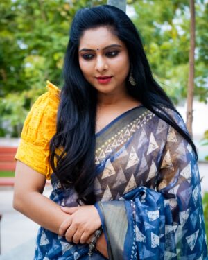 Syamantha Kiran Instagram - ☺️🙂

Makeup @jeru_bridal_studioo 
Photo @sathishuh_27
