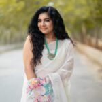 Syamantha Kiran Instagram - Happy Bhogi 🫰Flame your past in Bhogi and welcome the new year with hope. May the season of harvest bring out the best in us ❤️. May the Sun God bless us with good health, wealth and prosperity. Happy Pongal all 💜 Makeup Artist @jeru_bridal_studioo Hairstylist @shadesofyourdream Photographer @xposurestudio.in Outfit @sesha_bridalwear Jewellery @hiranmayi_chennai
