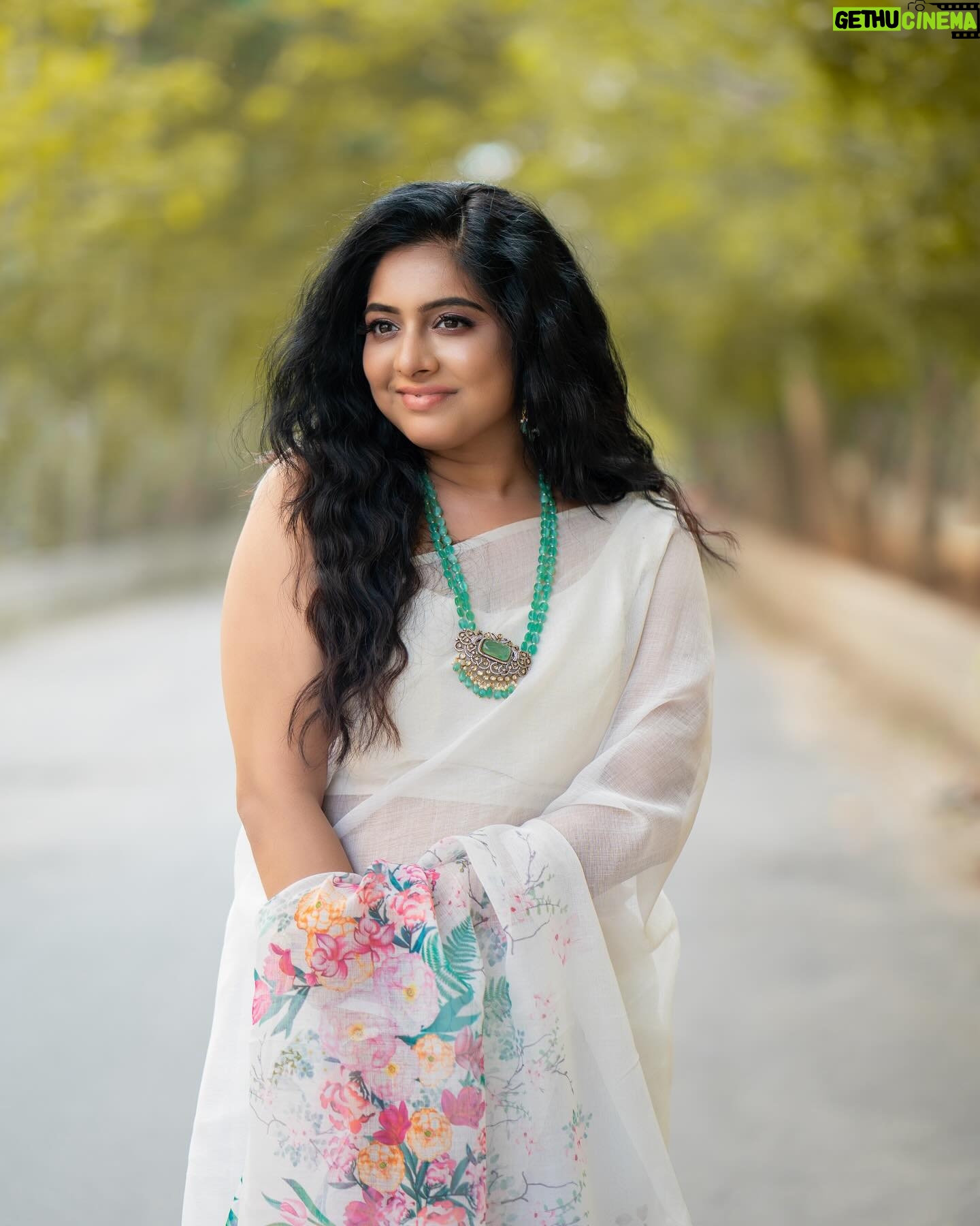 Syamantha Kiran Instagram - Happy Bhogi 🫰Flame your past in Bhogi and welcome the new year with hope. May the season of harvest bring out the best in us ❤️. May the Sun God bless us with good health, wealth and prosperity. Happy Pongal all 💜 Makeup Artist @jeru_bridal_studioo Hairstylist @shadesofyourdream Photographer @xposurestudio.in Outfit @sesha_bridalwear Jewellery @hiranmayi_chennai