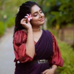 Syamantha Kiran Instagram - If want the rainbow 🌈, bear with the rain 🌧️ Makeup Artist @jeru_bridal_studioo Hairstylist @shadesofyourdream Photographer @xposurestudio.in Outfit @sesha_bridalwear Nail extensions @jeru_bridal_studioo #saree #photoshoot #photoshootideas #photoshootposes