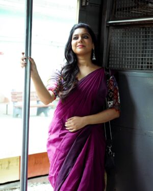 Syamantha Kiran Instagram - 😊❤️ 

Makeup ; @jeru_bridal_studioo 
Saree draping @d_sareedrapist 
Photos ; @sathishuh_27