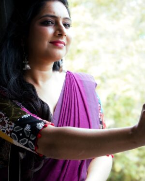 Syamantha Kiran Instagram - 😊❤️ 

Makeup ; @jeru_bridal_studioo 
Saree draping @d_sareedrapist 
Photos ; @sathishuh_27