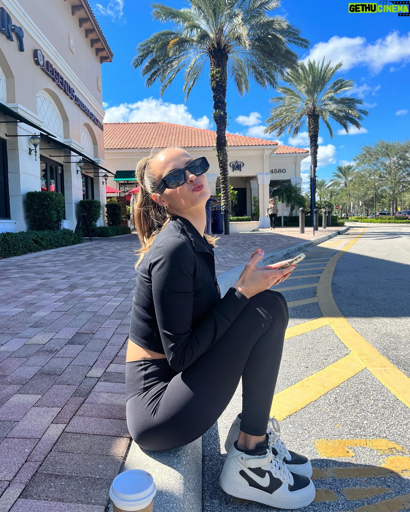 Sydney Bakich - 1.5K Likes - @palmbeachsportsclubs x @tmplclubs x repeat š š«¶