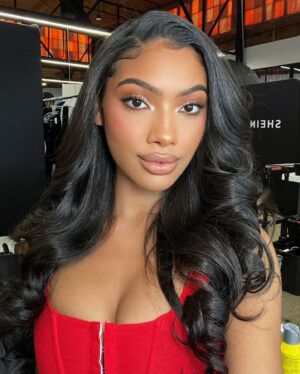 Sydney Martin Instagram - work flowww @sheinofficial 📸🥰🤳🏽🫧😎🍵

#modellife #fashionphotography #SHEINstyle #photoshoot #fashionmodel #behindthescenes #digitalcreator
