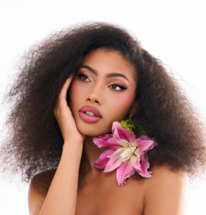 Sydney Martin Instagram - happy flower day🌸🌿
📸 @kssphoto_ 
💄 @maggie.overbaugh 

#beautymodel #naturalbeauty #photoshoot #naturalmakeup #work #lifestyle #art #curls