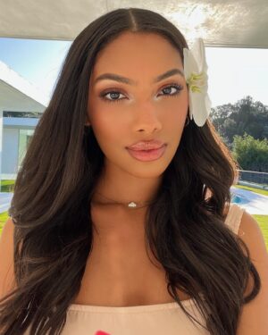 Sydney Martin Instagram - in bloom🌺 @prettylittlething 

#gettyimages #prettylittlethingmodel #hollywoodglam #lifestylephotography #fashionevent #elegantoutfit #floraldress #orchidflower