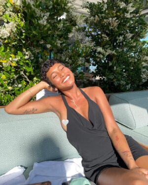 Sydney Park Instagram - Do i go back to this haircut? 📸 @angeliqueroblesrivera