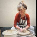 Sylvana IJsselmuiden Instagram – Ik maakte er wel een beeeeeeetje een potje van.  Aan jullie: rate mijn pot! Ik zeg een 10. #leuketipalsjeinfrieslandbent bij @lies_keramiek