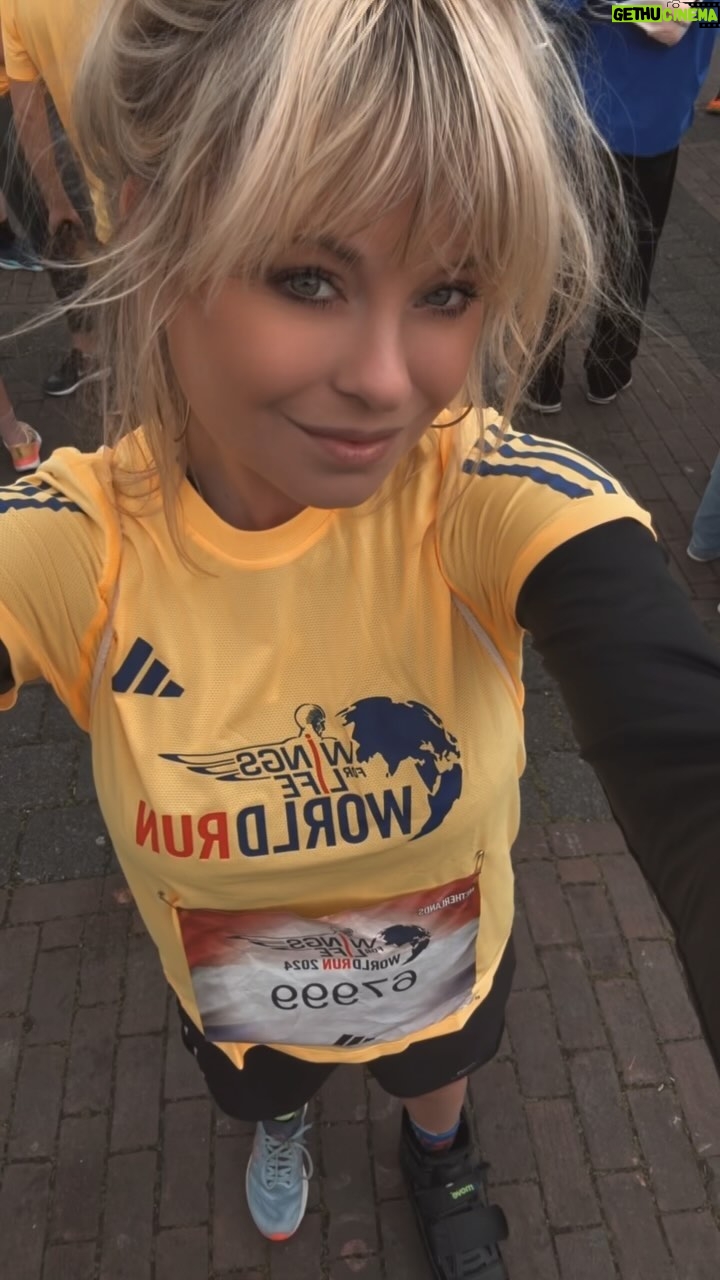 Sylvana IJsselmuiden Instagram - 7km gerend met een gebroken voet! Dit alles voor onderzoek naar ruggenmergletsel. Wat een bijzondere dag met geweldige mensen! Uiteindelijk ingehaald door @robertdoornbos en @kjeldnuis , maar dat mag de pret niet drukken! Ook even een shoutout naar @mennostreefland , die zo positief in het leven staat! En natuurlijk een speciale shoutout naar mijn vriend @jonas_vermeulen , die ondanks mijn gebroken voet mee heeft gestreden! πͺπͺ Volgend jaar weer! πββοΈπ₯ @redbullned