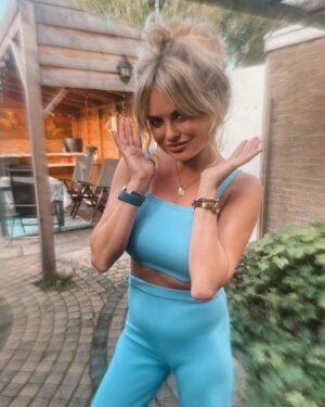 Sylvana IJsselmuiden Instagram - Niet mn beste foto. Wel geestig om 2 horloges te rocken. Heb jij een beter verhaal?